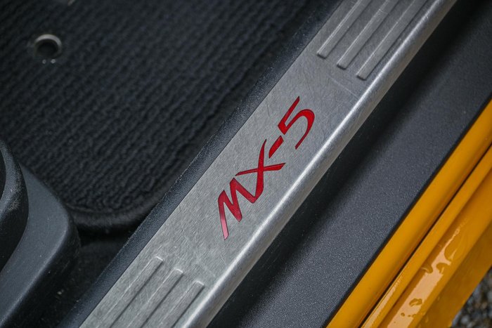 2009 Mazda MX-5 Roadster Coupe