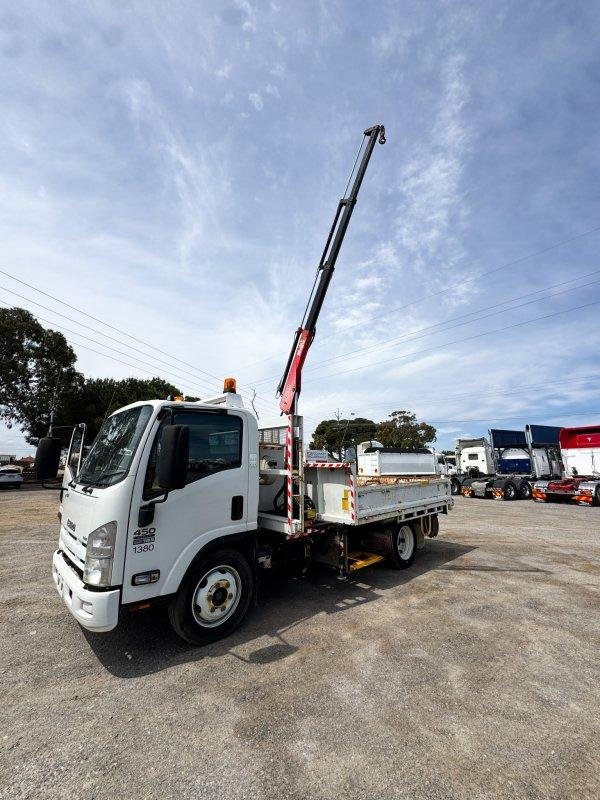 2014 Isuzu Nqr 4X2 Crane/Tipper Truck **Low Kms**