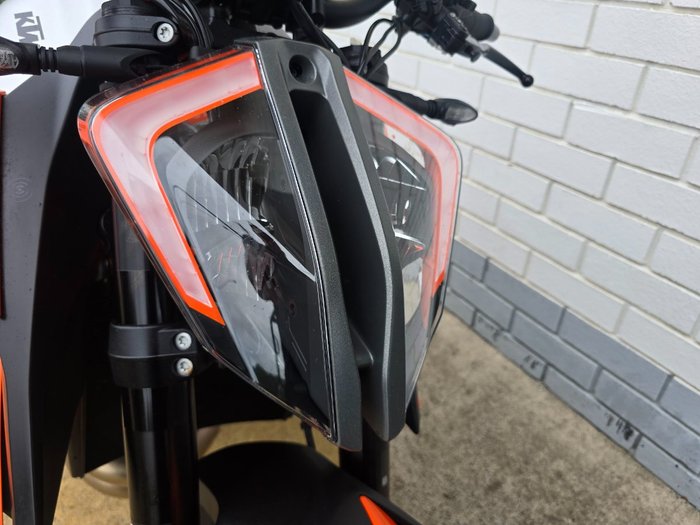 2022 Ktm 1290 SUPER DUKE R Orange
