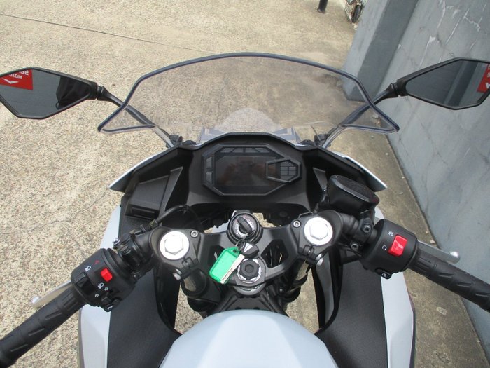 2025 Kawasaki NINJA 500 SILVER