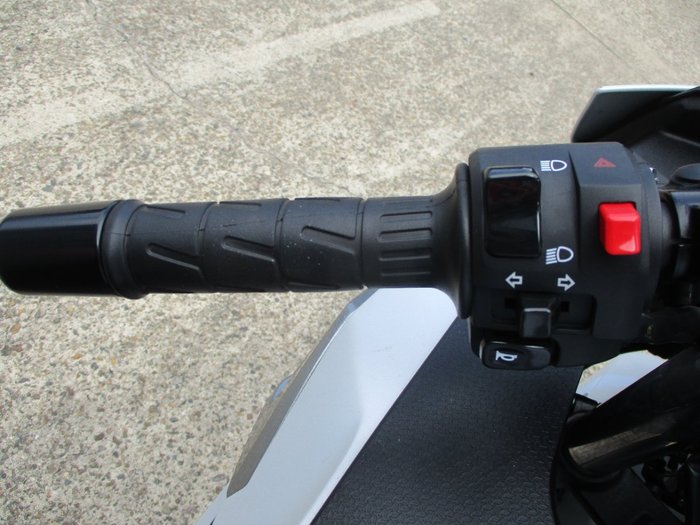 2025 Kawasaki NINJA 500 SILVER