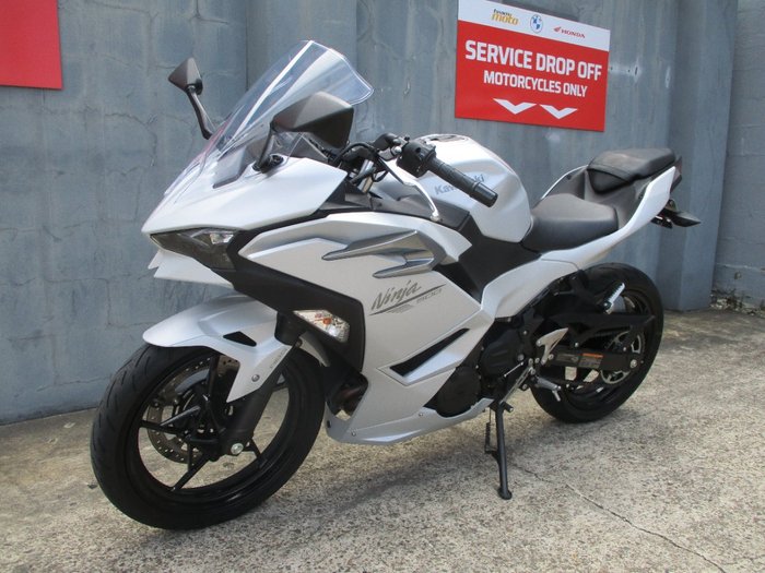 2025 Kawasaki NINJA 500 SILVER