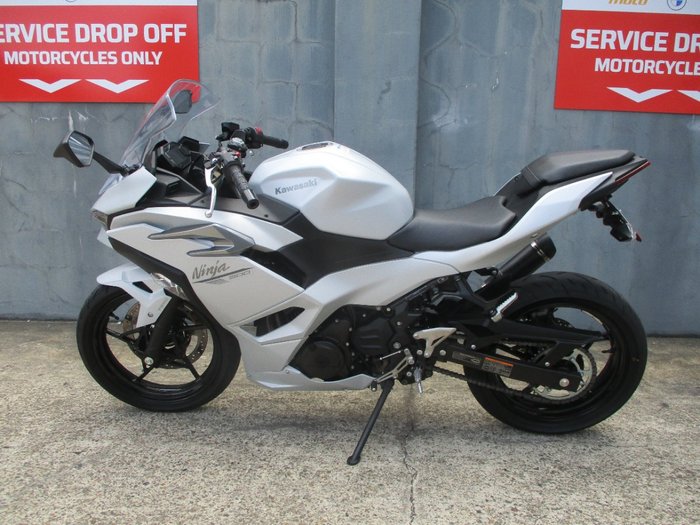 2025 Kawasaki NINJA 500 SILVER