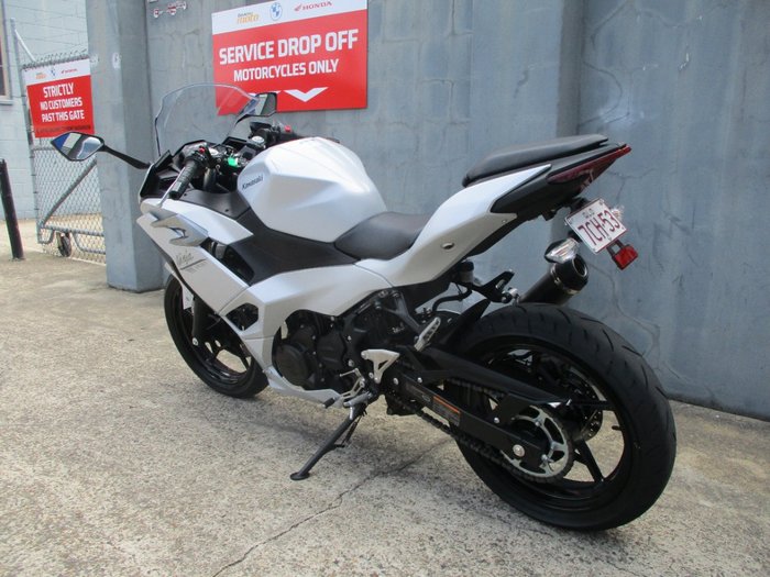 2025 Kawasaki NINJA 500 SILVER