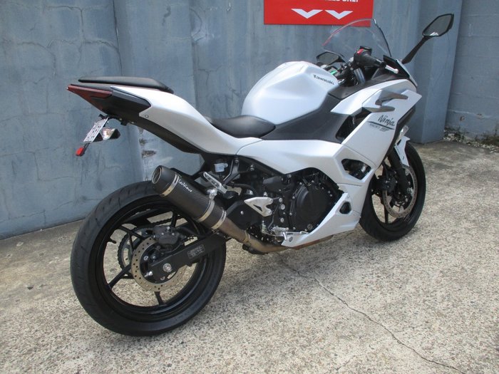 2025 Kawasaki NINJA 500 SILVER