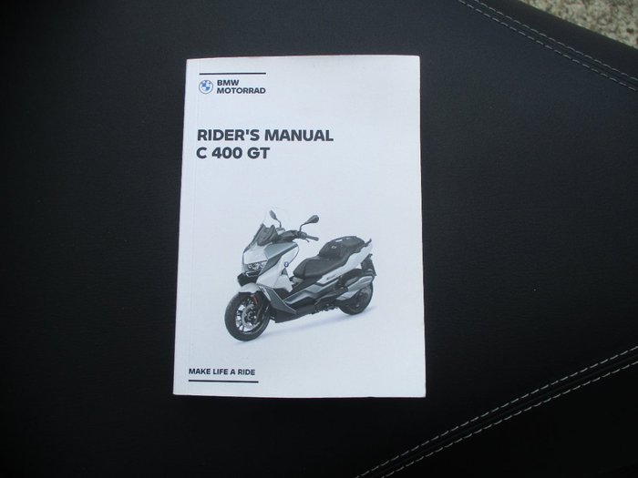 2023 BMW Motorrad C 400 GT BLACK