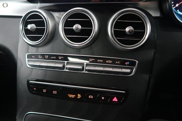 2019 Mercedes-Benz GLC-Class GLC300