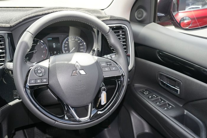 2020 Mitsubishi Outlander ES