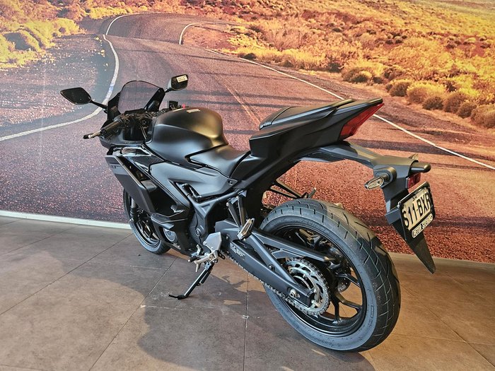 2025 Yamaha YZF-R3 R3 Black