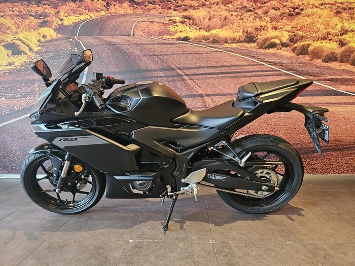 2025 Yamaha YZF-R3 R3 Black