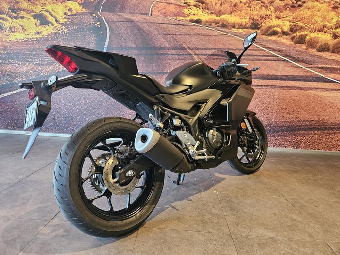 2025 Yamaha YZF-R3 R3 Black