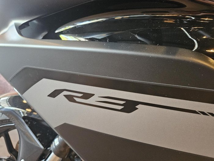 2025 Yamaha YZF-R3 R3 Black