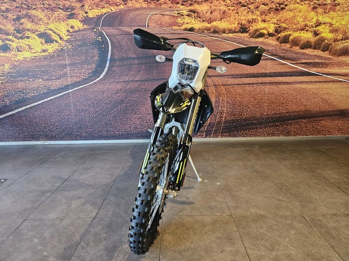 2025 Triumph TF 450-E Off Road White
