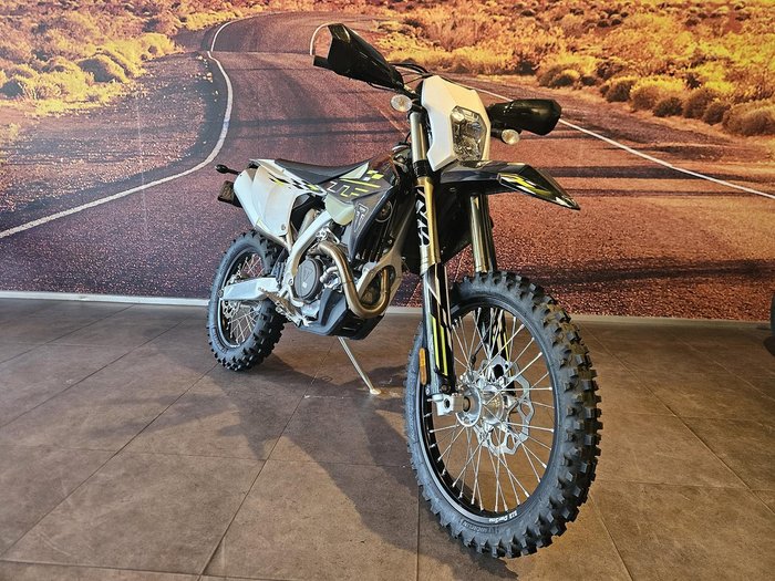 2025 Triumph TF 450-E Off Road White