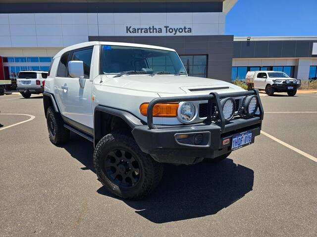 2012 Toyota FJ Cruiser V6 PET WAGON A/T COLOUR BODY+WHITE ROOF
