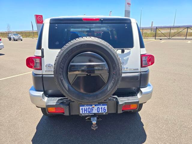 2012 Toyota FJ Cruiser V6 PET WAGON A/T COLOUR BODY+WHITE ROOF