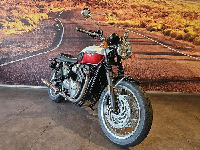 2025 Triumph Bonneville T120 Bonneville Red
