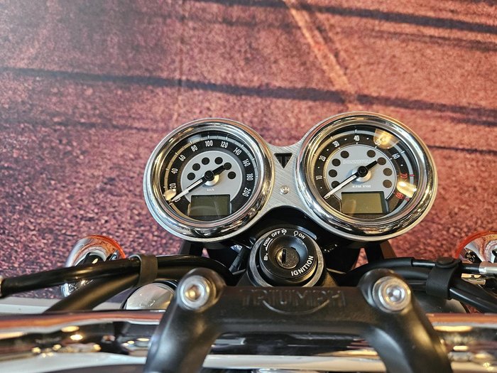 2025 Triumph Bonneville T120 Bonneville Red