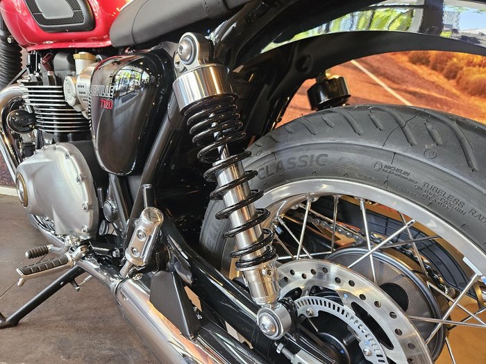 2025 Triumph Bonneville T120 Bonneville Red
