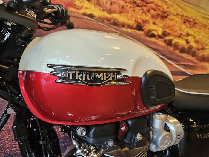 2025 Triumph Bonneville T120 Bonneville Red