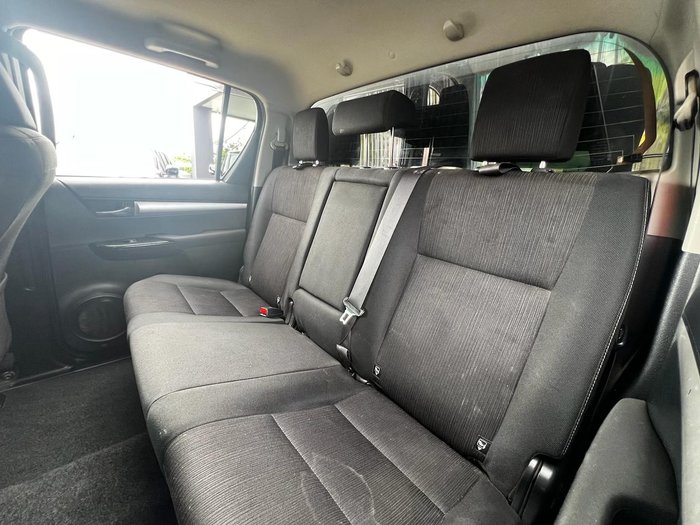 2017 Toyota Hilux SR5