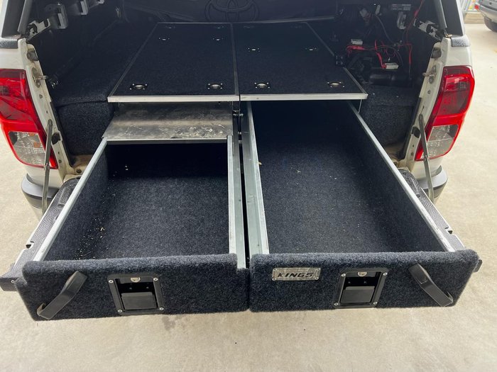 2017 Toyota Hilux SR5