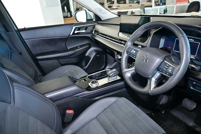 2025 Mitsubishi Outlander Aspire