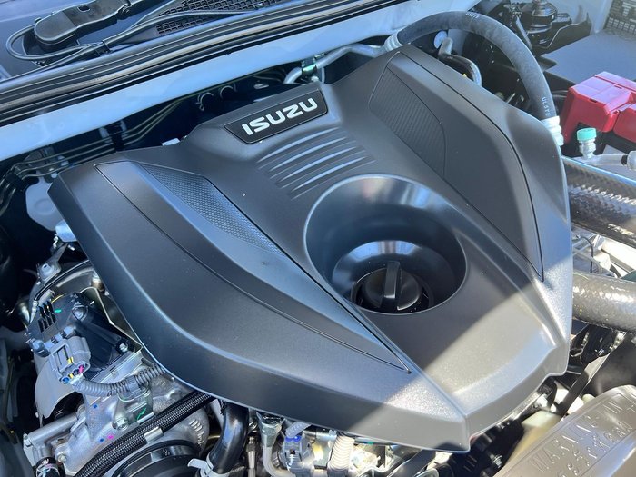 2025 Isuzu D-MAX X-TERRAIN