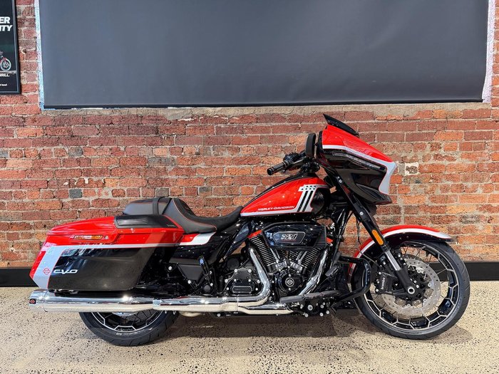 Harley-Davidson CVO Street Glide 121 (FLHXSE) Touring