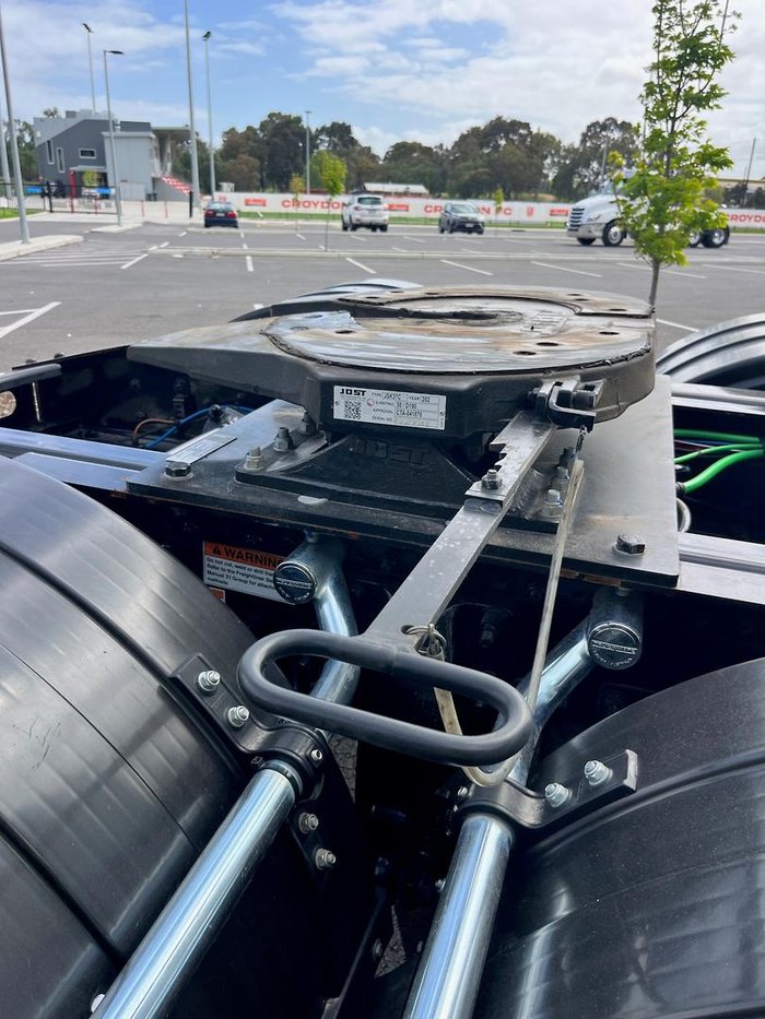 2024 Freightliner Cascadia 126 White