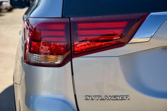 2021 Mitsubishi Outlander ES