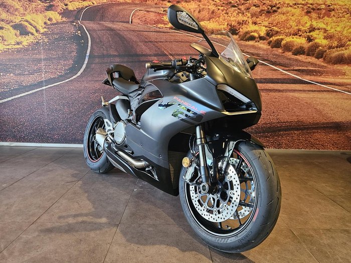 2024 Ducati Panigale V2 Panigale Black