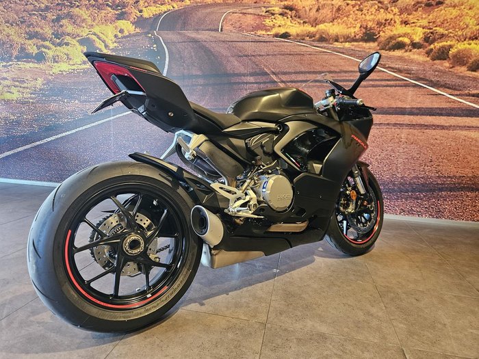 2024 Ducati Panigale V2 Panigale Black