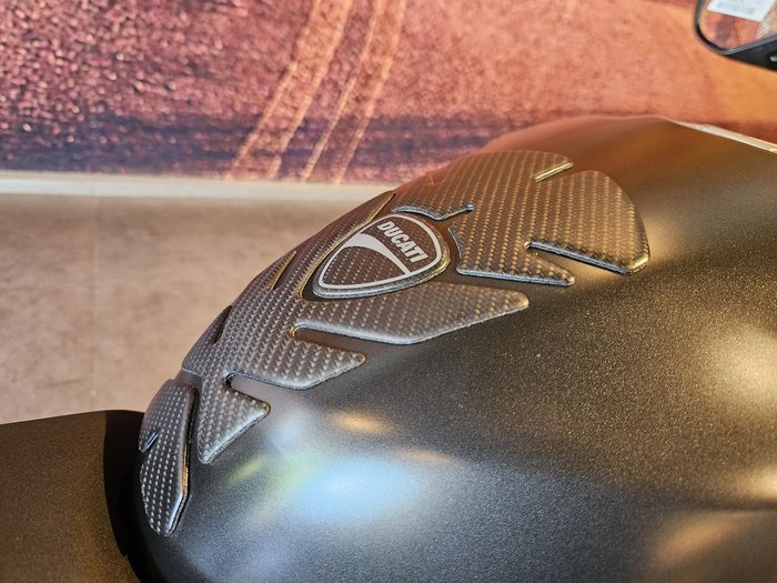 2024 Ducati Panigale V2 Panigale Black