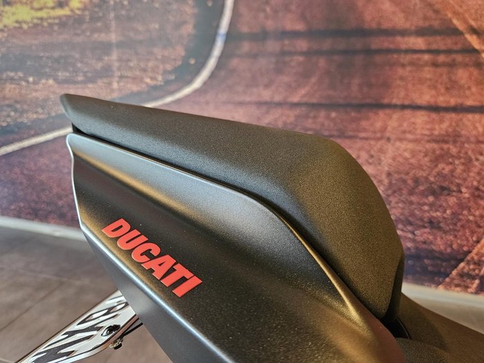 2024 Ducati Panigale V2 Panigale Black