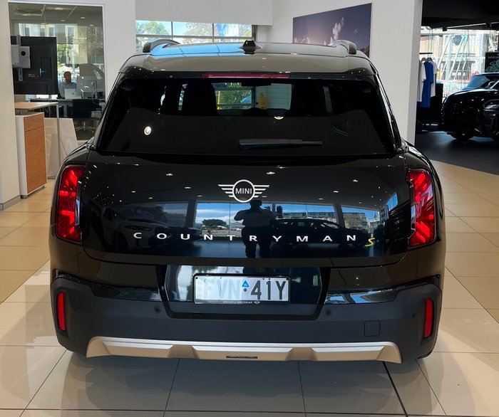 2024 MINI Countryman SE Favoured