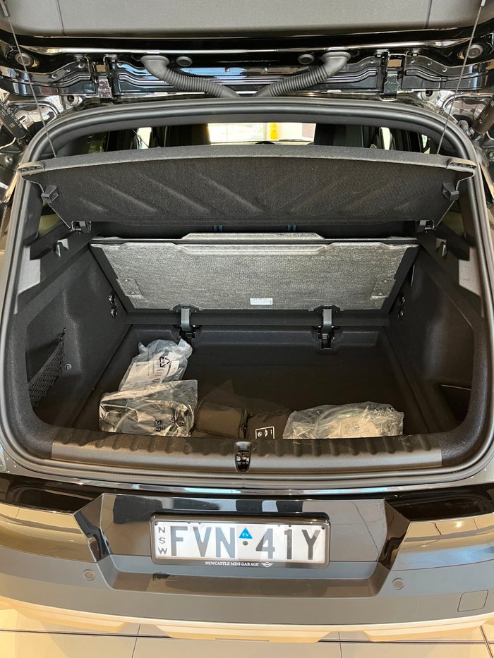 2024 MINI Countryman SE Favoured