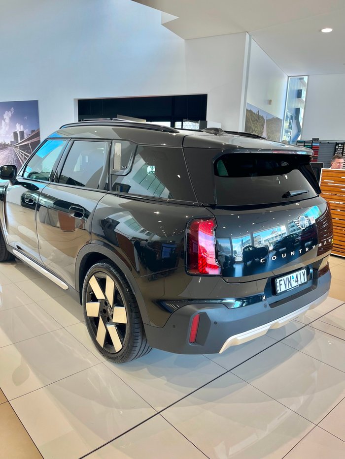 2024 MINI Countryman SE Favoured