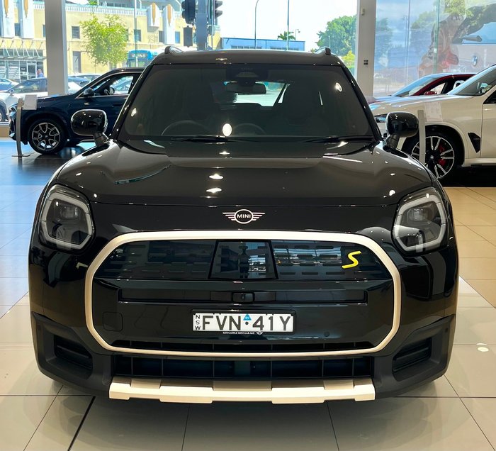 2024 MINI Countryman SE Favoured