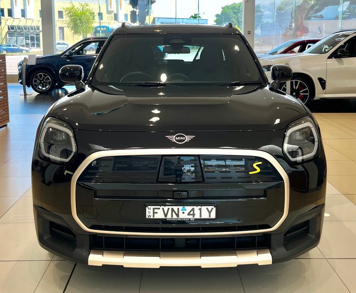 2024 MINI Countryman SE Favoured