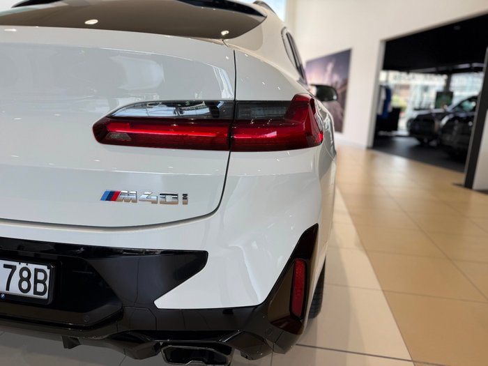 2025 BMW X4 M40i