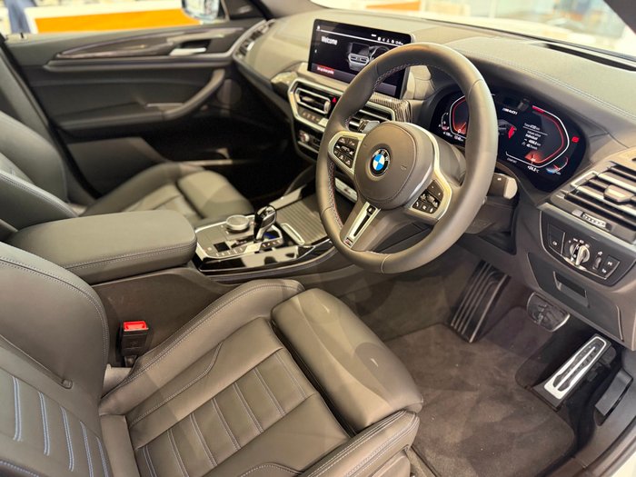 2025 BMW X4 M40i