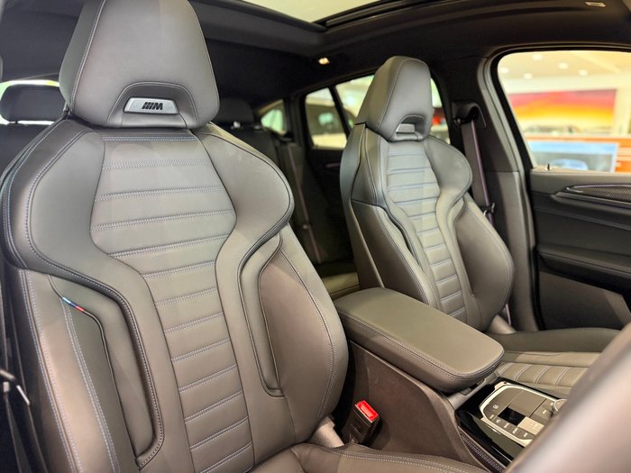2025 BMW X4 M40i