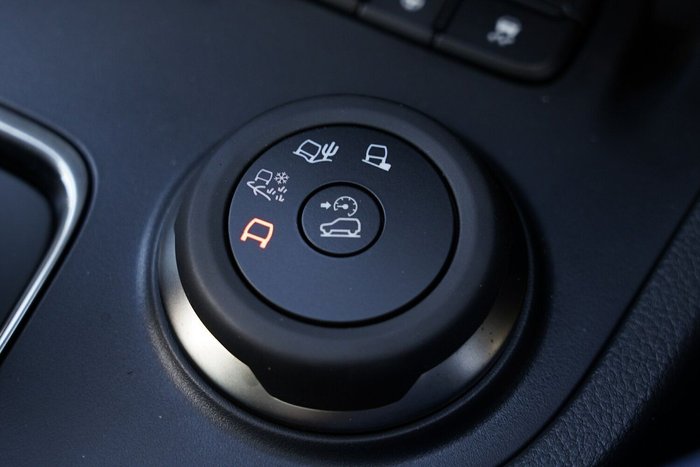 2020 Ford Everest Titanium