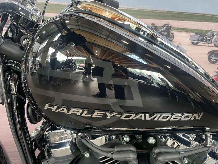 2025 Harley-davidson FXBR BREAKOUT (117) Vivid Black