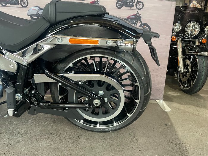 2025 Harley-davidson FXBR BREAKOUT (117) Vivid Black