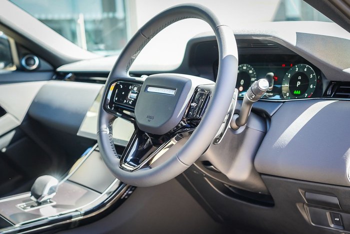 2025 Land Rover Range Rover Evoque P250 Dynamic SE