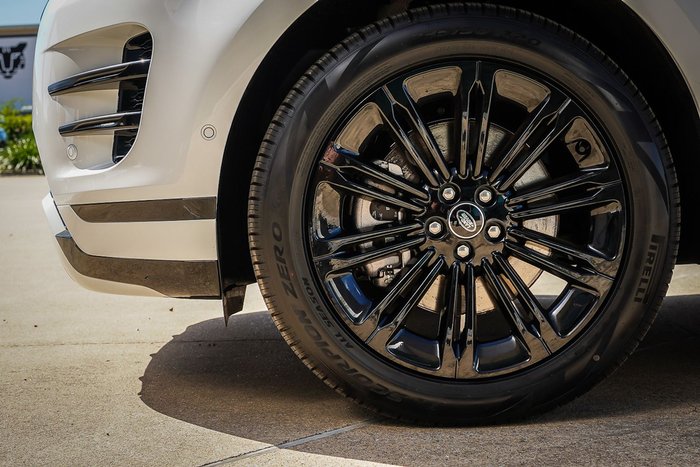 2025 Land Rover Range Rover Evoque P250 Dynamic SE