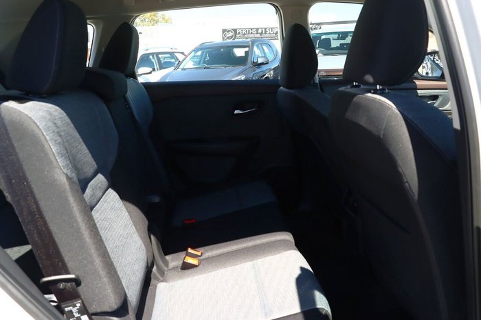 2024 Nissan X-TRAIL ST