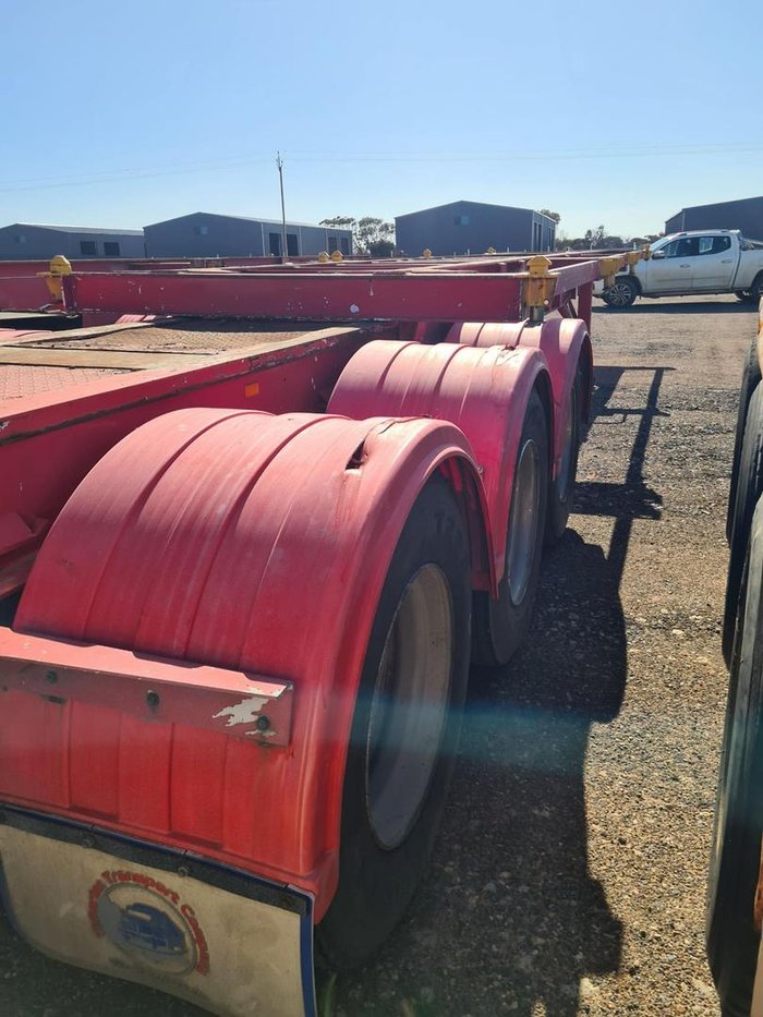 2005 THT Tri Axle A-Skel Trailer